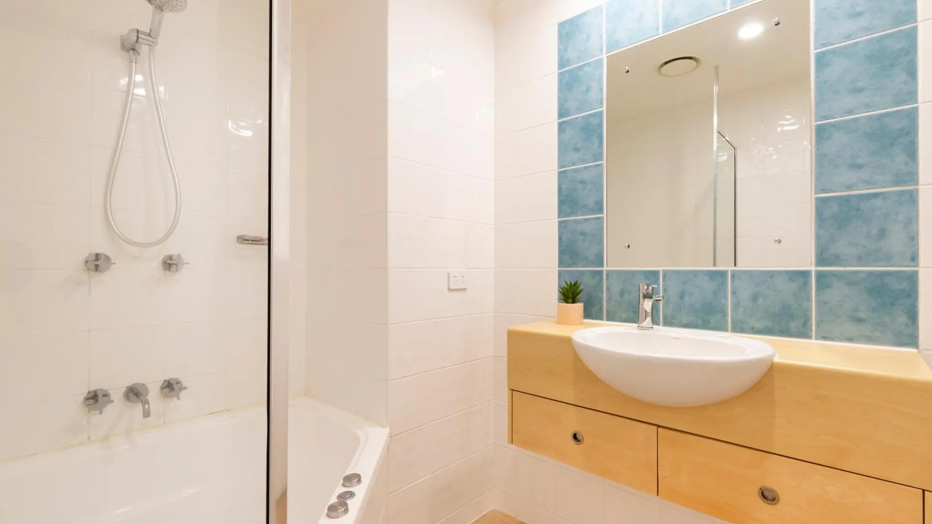 Paz At Portsea Dual-Key Studio & One Bedroom Port Douglas Australia